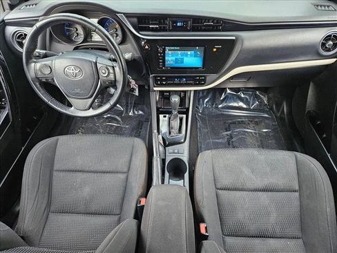 Used 2018 Toyota Corolla iM image 16