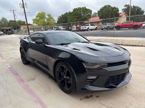 Used 2018 Chevrolet Camaro SS image 9