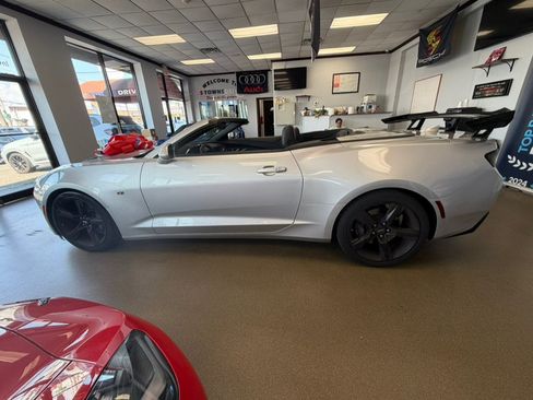 Used 2018 Chevrolet Camaro SS RWD image 15