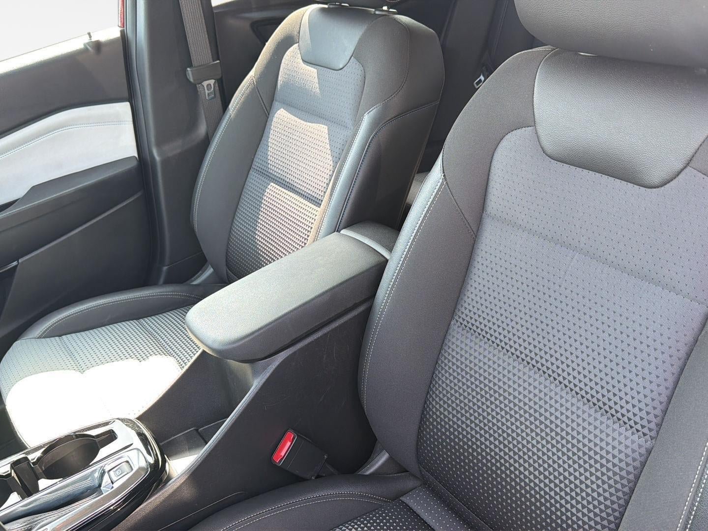 Used 2025 Chevrolet Trax LT w/ LT Convenience Package FWD image 8