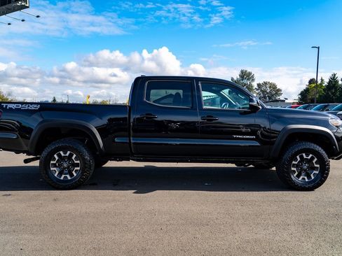 Used 2019 Toyota Tacoma TRD Off-Road image 8