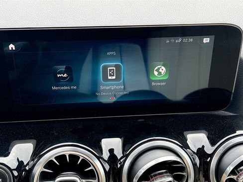 Used 2021 Mercedes-Benz GLA 250 w/ Premium Package image 32