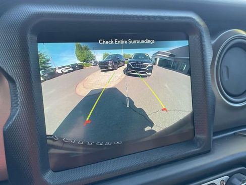 Used 2023 Jeep Wrangler Unlimited w/ Cold Weather Group AWD/4WD image 3