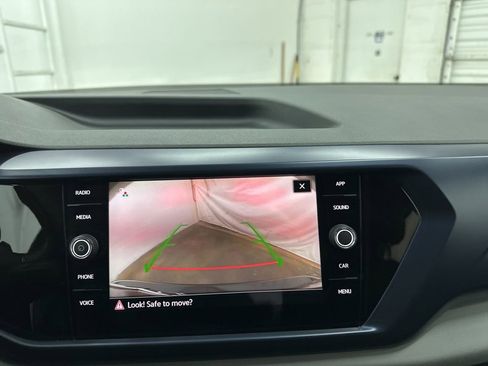 Used 2022 Volkswagen Taos SE image 17