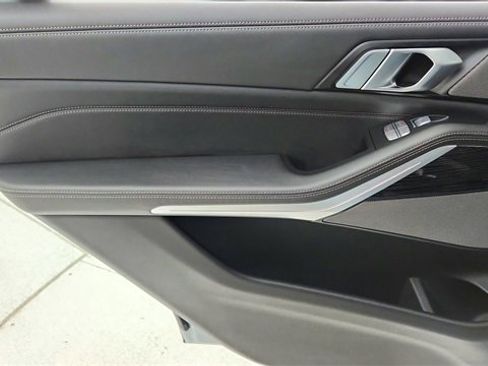 Used 2024 BMW X7 xDrive40i w/ M Sport Package image 35