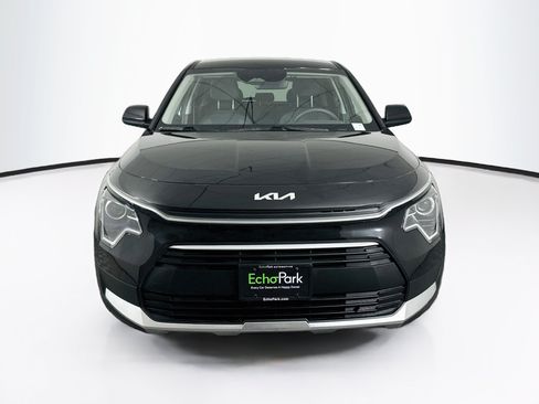 Used 2023 Kia Niro LX FWD image 2