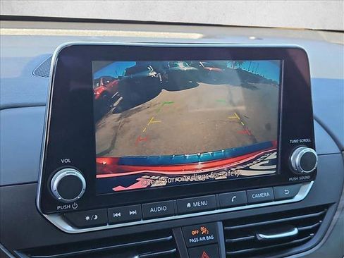 Used 2023 Nissan Altima 2.5 SV image 18