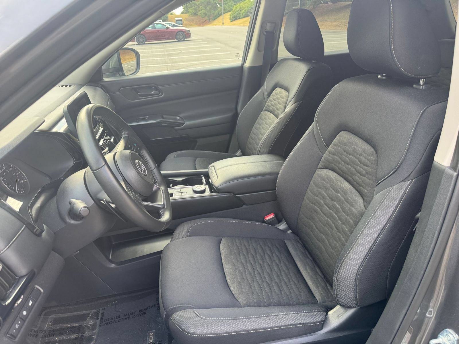 Used 2025 Nissan Pathfinder SV AWD/4WD image 38