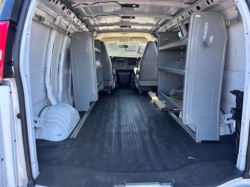 Used 2019 GMC Savana 2500 w/ Enhanced Convenience Package image 14