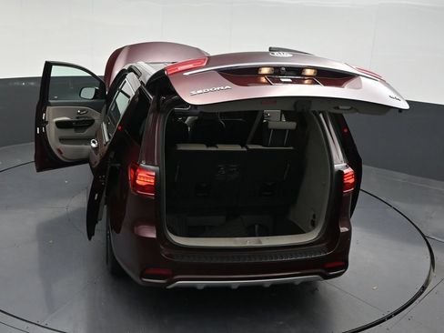 Used 2020 Kia Sedona SX FWD image 35