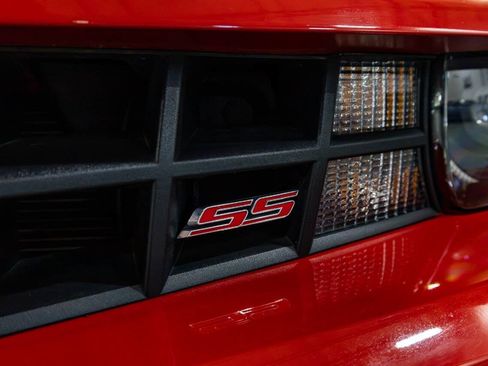 Used 2010 Chevrolet Camaro SS w/ RS Package RWD image 21