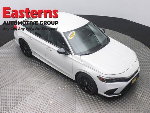 Used 2024 Honda Civic Sport image 3