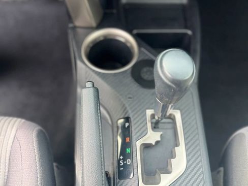 Used 2013 Toyota RAV4 XLE image 19