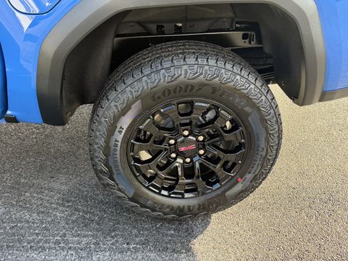 New 2026 GMC Canyon Elevation w/ Technology Package image 10