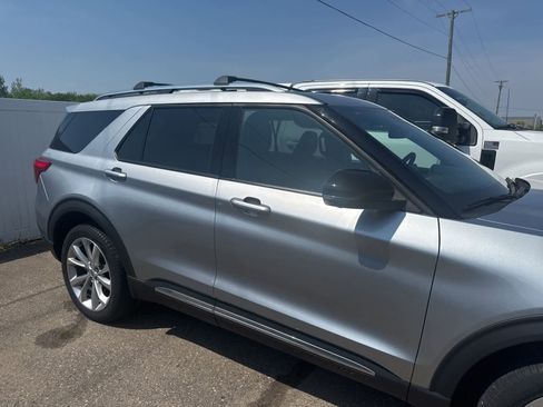 Used 2023 Ford Explorer Platinum w/ Technology Package AWD/4WD image 22