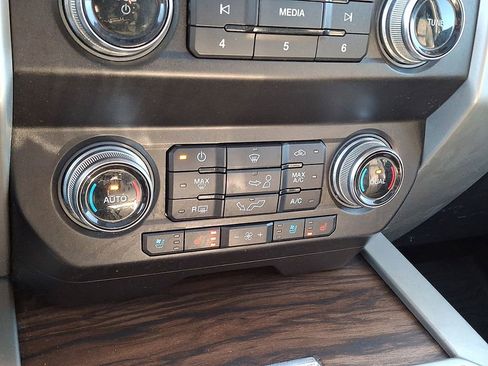 Used 2019 Ford F150 Lariat w/ Equipment Group 502A Luxury image 19