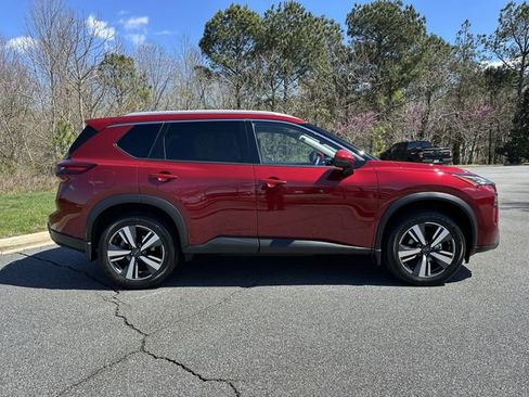 Certified 2025 Nissan Rogue SL image 9