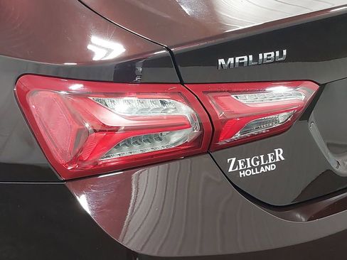 Used 2020 Chevrolet Malibu LT image 34