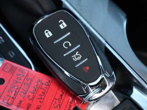 Used 2025 Chevrolet Malibu LT image 22