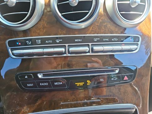 Used 2018 Mercedes-Benz GLC 300 image 27