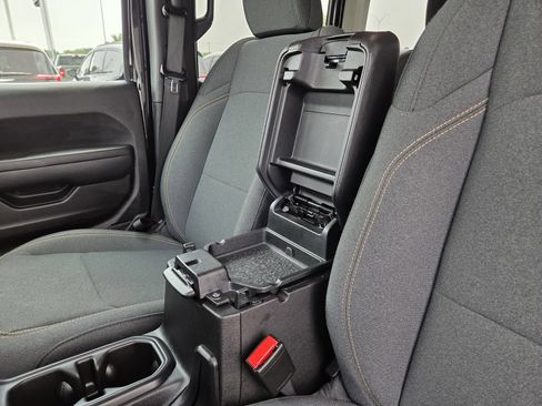 Used 2025 Jeep Wrangler Unlimited Sport AWD/4WD image 31