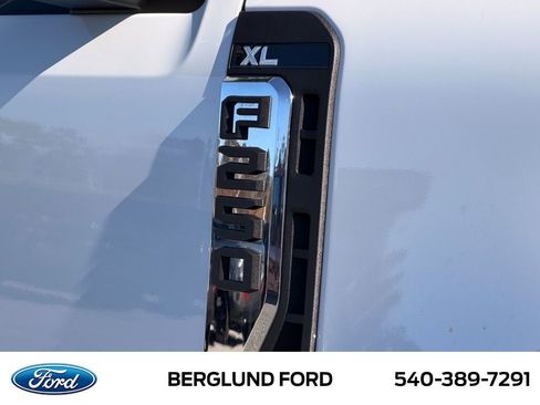 New 2026 Ford F250 XL w/ XL Chrome Package image 20