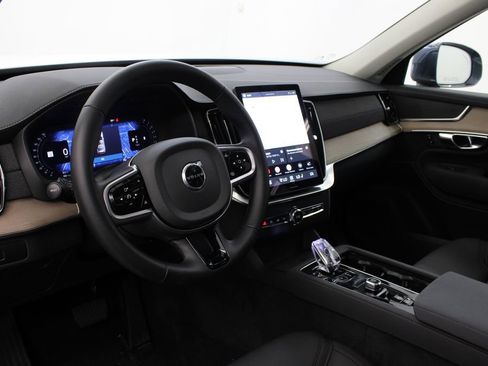 Certified 2025 Volvo XC90 B6 Plus AWD/4WD image 16