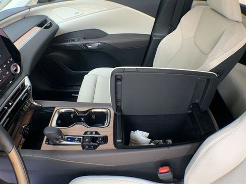 Used 2026 Lexus RX 450h AWD image 21