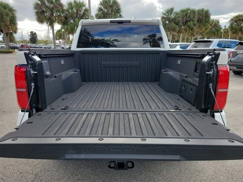 Used 2025 Toyota Tacoma TRD Off-Road image 9