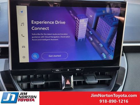 Used 2025 Toyota Corolla SE w/ SE Premium Package FWD image 18