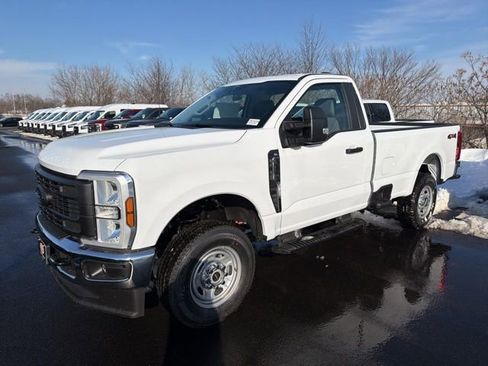 New 2026 Ford F250 XL w/ XL Chrome Package image 3