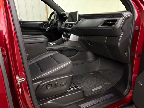 Used 2023 GMC Yukon SLT w/ SLT Premium Package AWD/4WD image 32