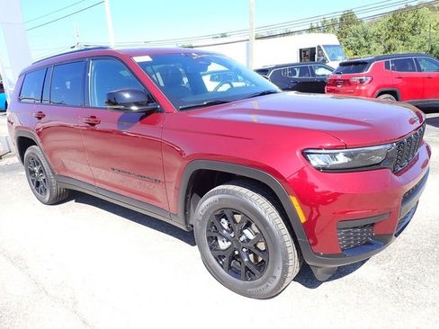 New 2025 Jeep Grand Cherokee L Altitude image 9