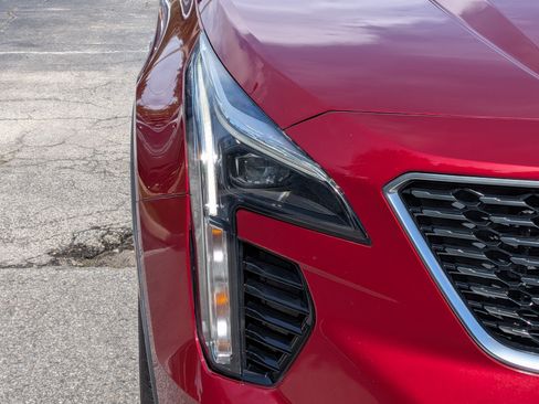 Certified 2020 Cadillac XT4 Premium Luxury w/ Enhanced Visibility Package FWD image 10
