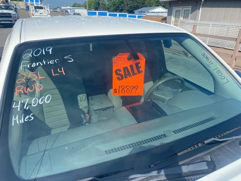 Used 2019 Nissan Frontier S RWD image 3