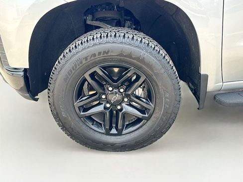 Used 2022 Chevrolet Silverado 1500 Custom Trail Boss AWD/4WD image 37