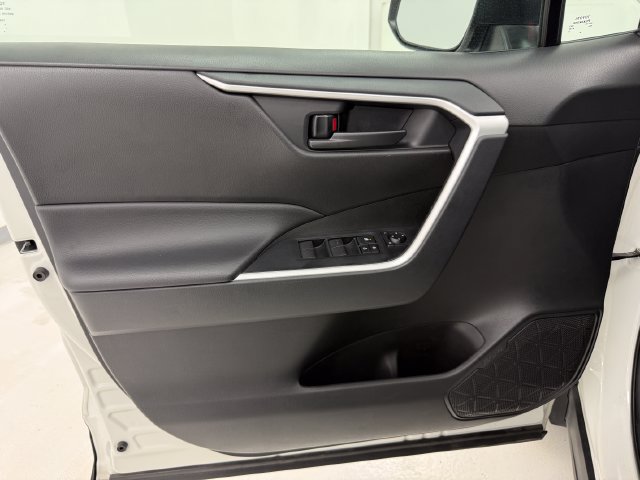 Used 2025 Toyota RAV4 LE FWD image 29