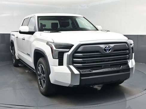 Used 2024 Toyota Tundra Limited w/ Power Package RWD image 21
