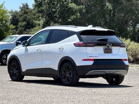 Used 2023 Chevrolet Bolt EUV LT w/ Comfort Package FWD image 6