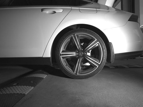 Used 2025 Honda Accord Sport image 9
