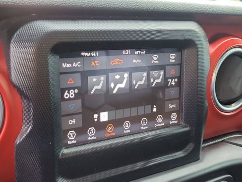 Certified 2020 Jeep Gladiator Rubicon w/ LED Lighting Group image 19