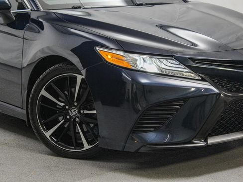 Used 2020 Toyota Camry XSE FWD image 3