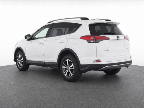 Used 2017 Toyota RAV4 XLE FWD image 3