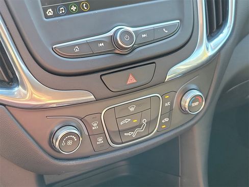 Used 2019 Chevrolet Equinox LT image 26