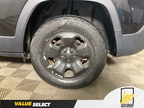 Used 2016 Jeep Cherokee Sport AWD/4WD image 22