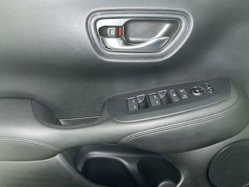 Used 2025 Honda HR-V LX image 13