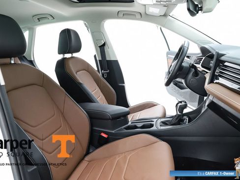 Used 2025 Volkswagen Jetta SEL FWD image 35