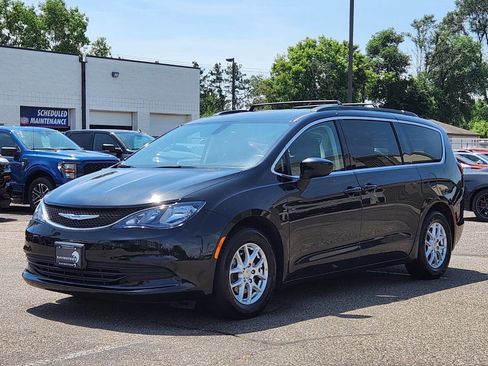 Used 2020 Chrysler Voyager Lxi image 7