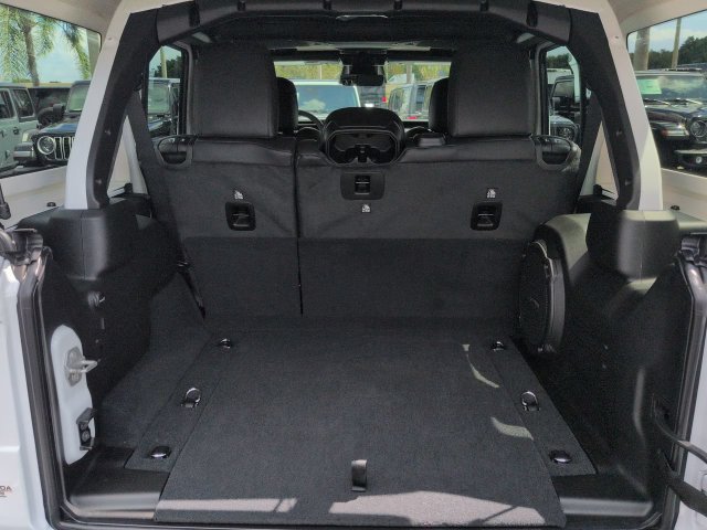 New 2027 Jeep Wrangler Unlimited Sahara AWD/4WD image 13