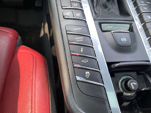 Used 2018 Porsche Macan GTS AWD/4WD image 20